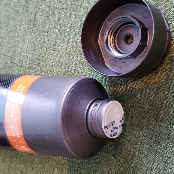 MONTEZ RENAULT No. 38 MOISTURIZING BODY LOTION FOR MEN - Picture 2 of 5